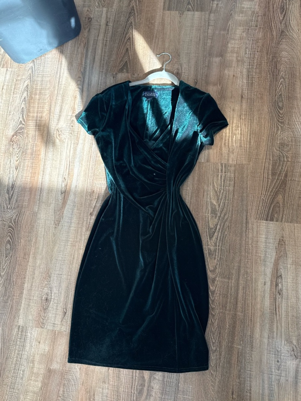 Vintage green velvety dress